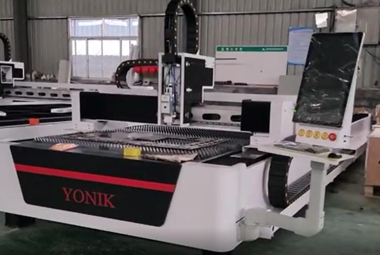 數(shù)控光纖激光切割機(jī)