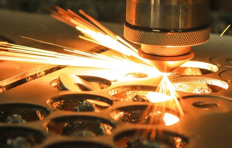 激光切割機多少錢一臺：一個激光切割機的價格是多少？